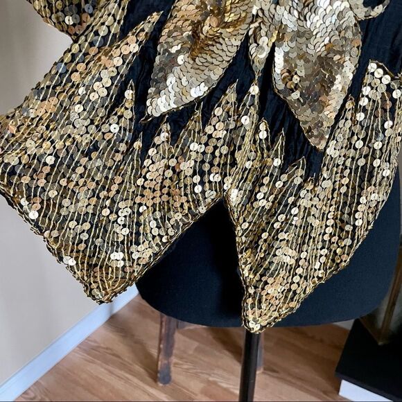 𝅺Vintage 1980s Butterfly Sequin Silk Top - Picture 9 of 16
